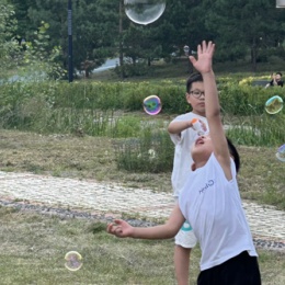 LongPort - 年头红到年尾