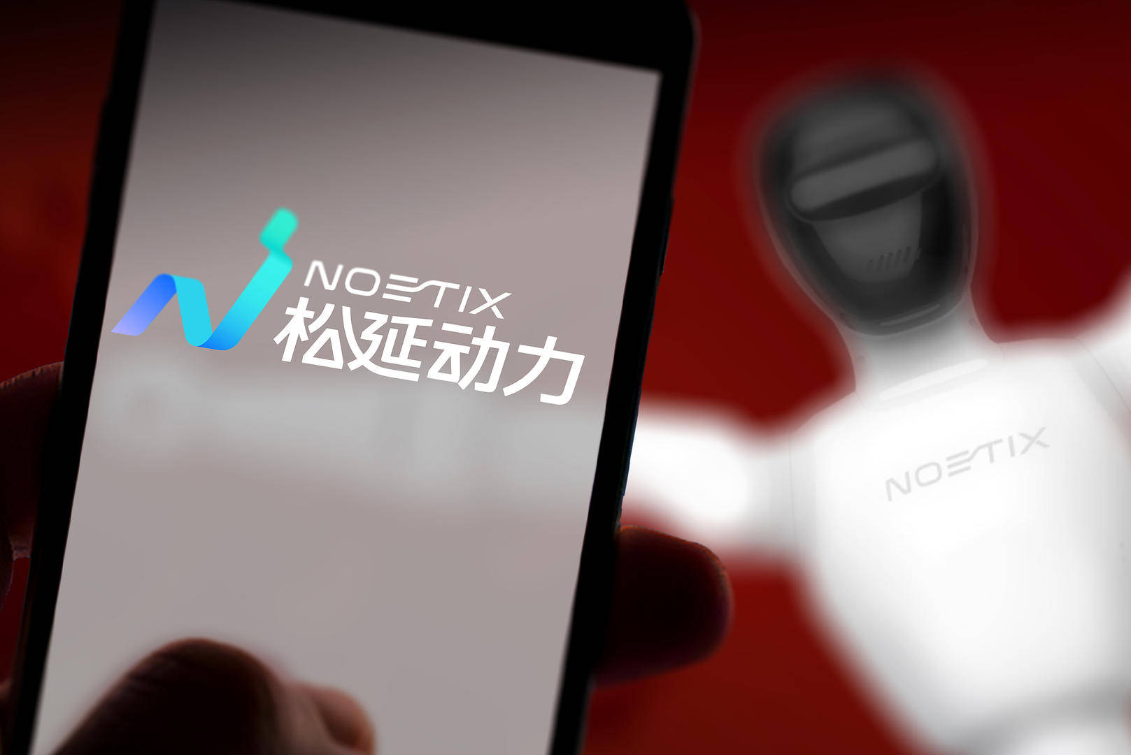 松延动力携手孩子王,具身智能正加速沉入产业-锋巢网