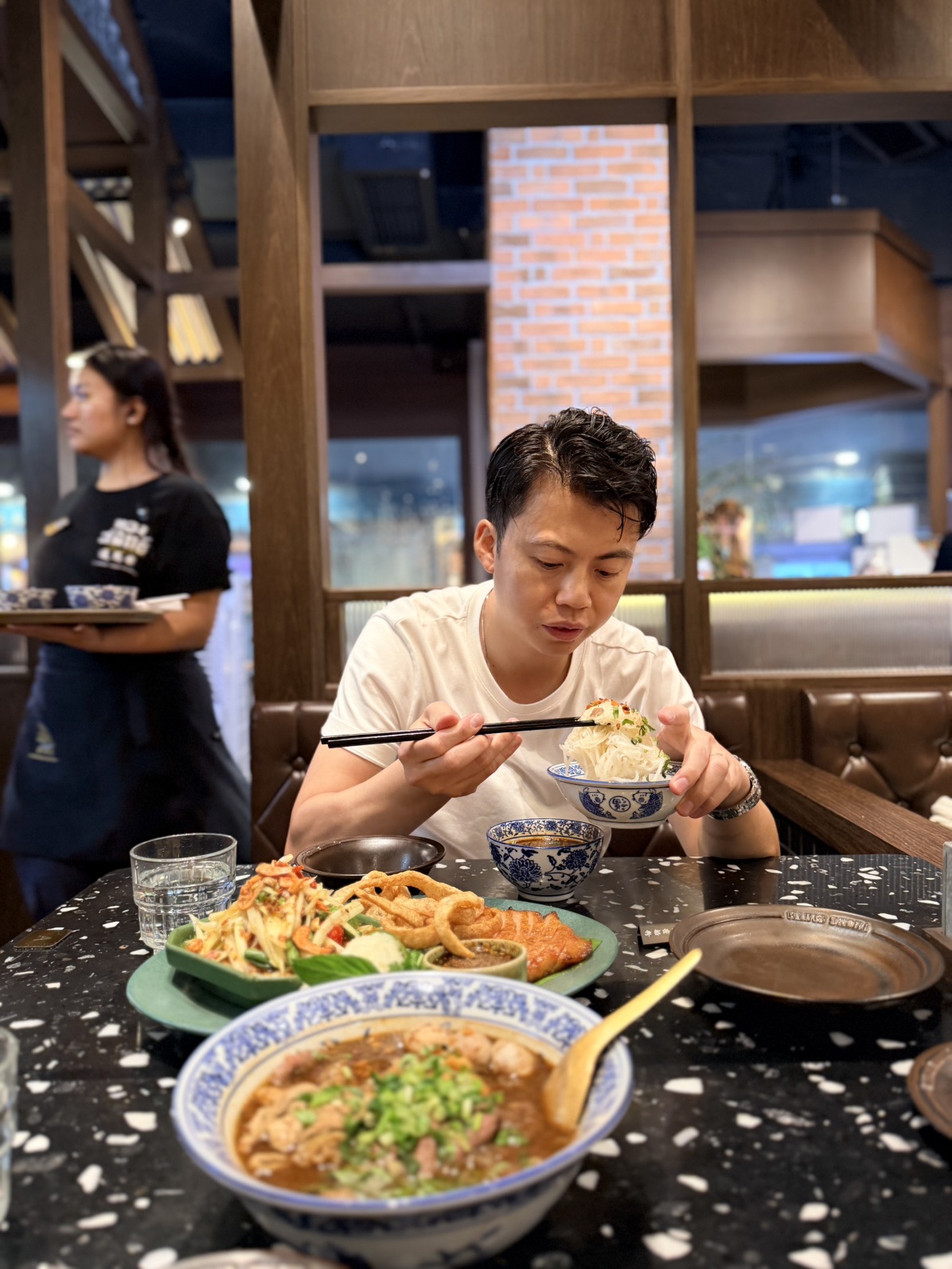 图片 1，共 2 张