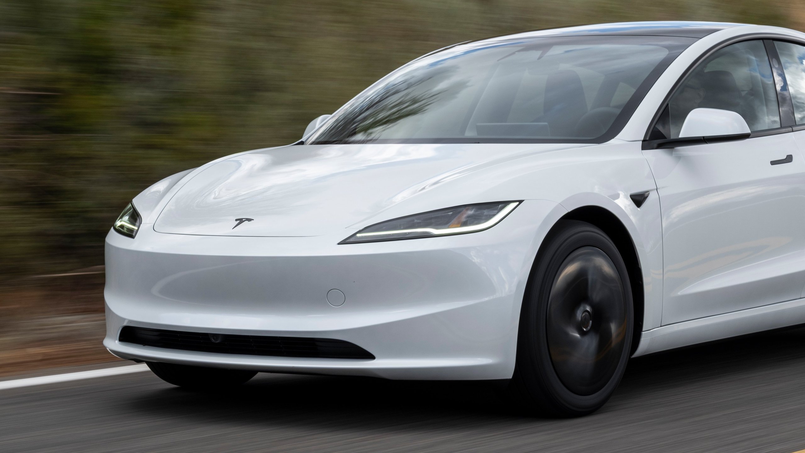 特斯拉汽車收入下降 3%，能源發電與存儲業務暴跌 16%。投資者仍應將特斯拉視為一家汽車公司嗎？